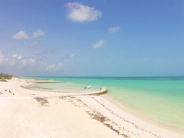 Terreno en venta en isla holbox - Playa con arena blanca y mar turquesa