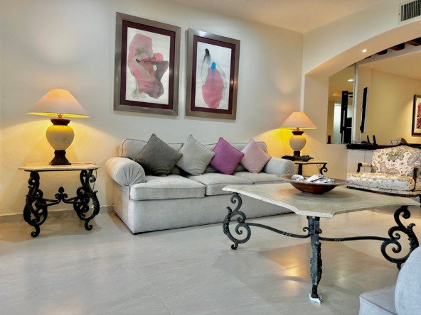 Departamento en Venta en Cancún en Zona Hotelera en Isla Dorada Sala