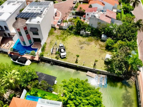 Terreno Unifamilar en Venta en Zona Hotelera de Cancun en Isla Dorada Vista Aérea
