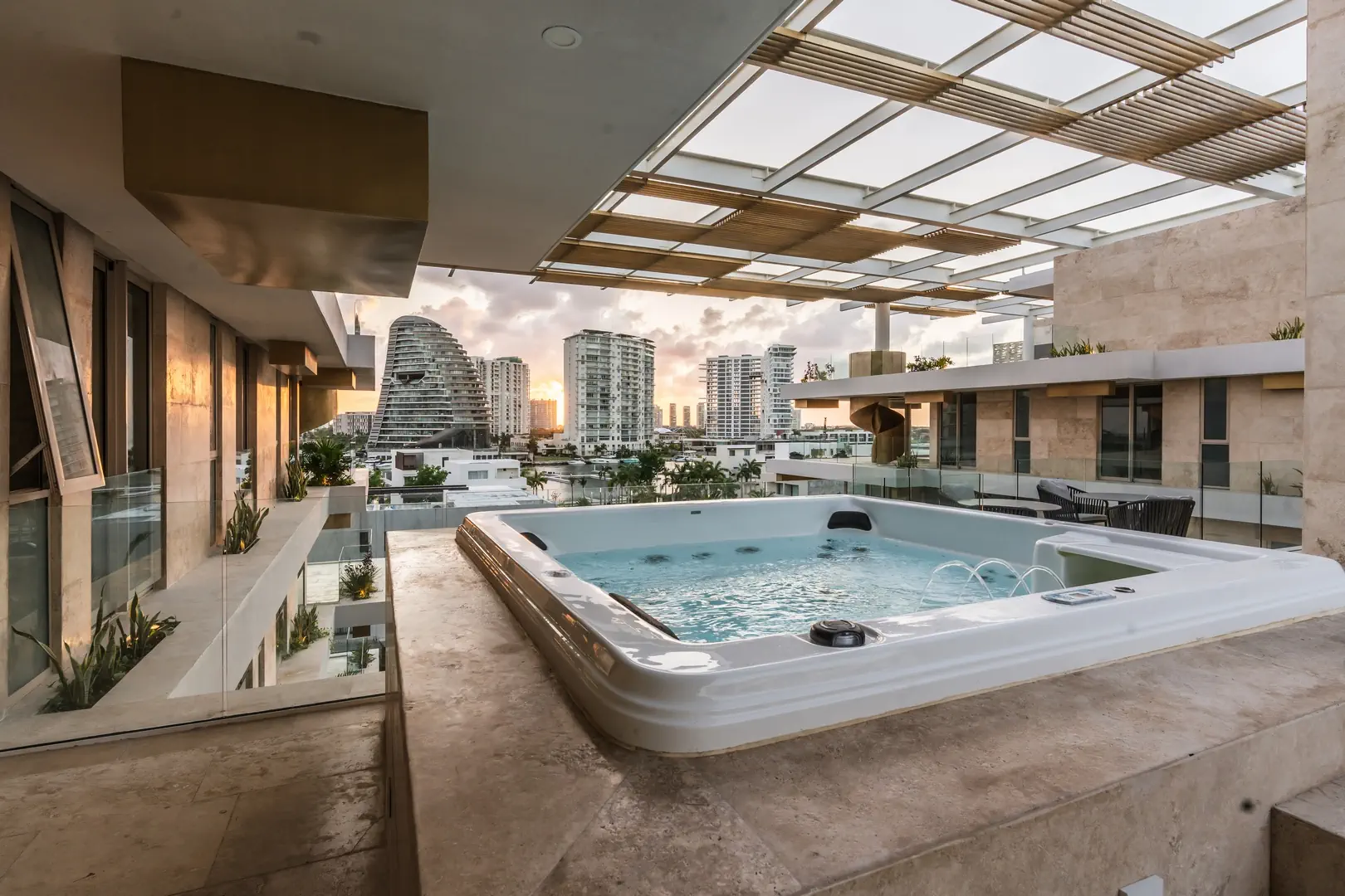 PUERTO CANCUN DEPARTAMENTO EN VENTA ALBERCA TECHADA