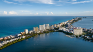 Vista aérea de laguna Nichupté